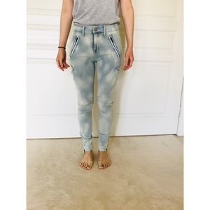 NEW! UO Light Blue Zippered Denim Jeans